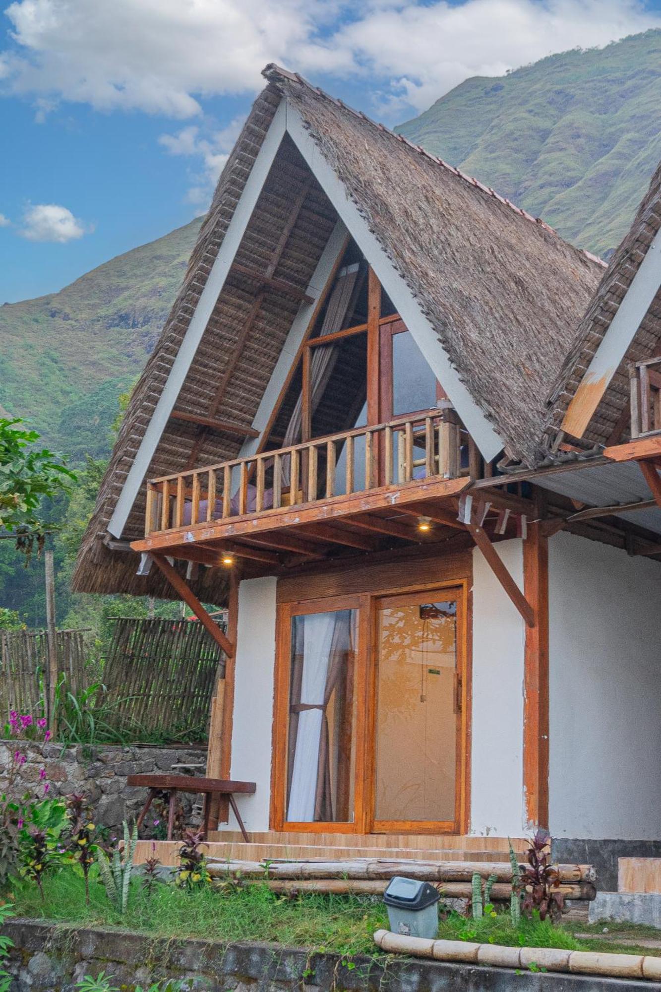 Bale Aur Sembalun Hotell Sembalunlawang Exteriör bild